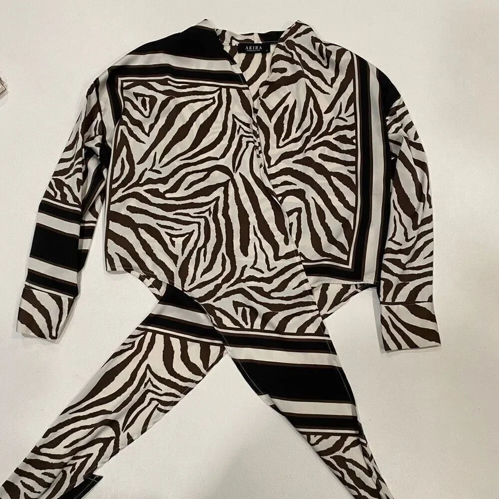 AKIRA Zebra Print Satin Tie Front Blouse Top Size M Medium Long Sleeve